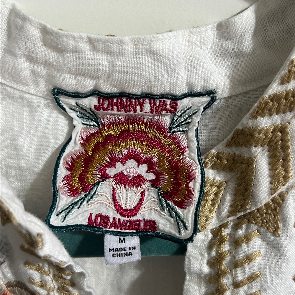 Johnny Was Rianne top medium white floral linen embossed - Picture 6 of 9